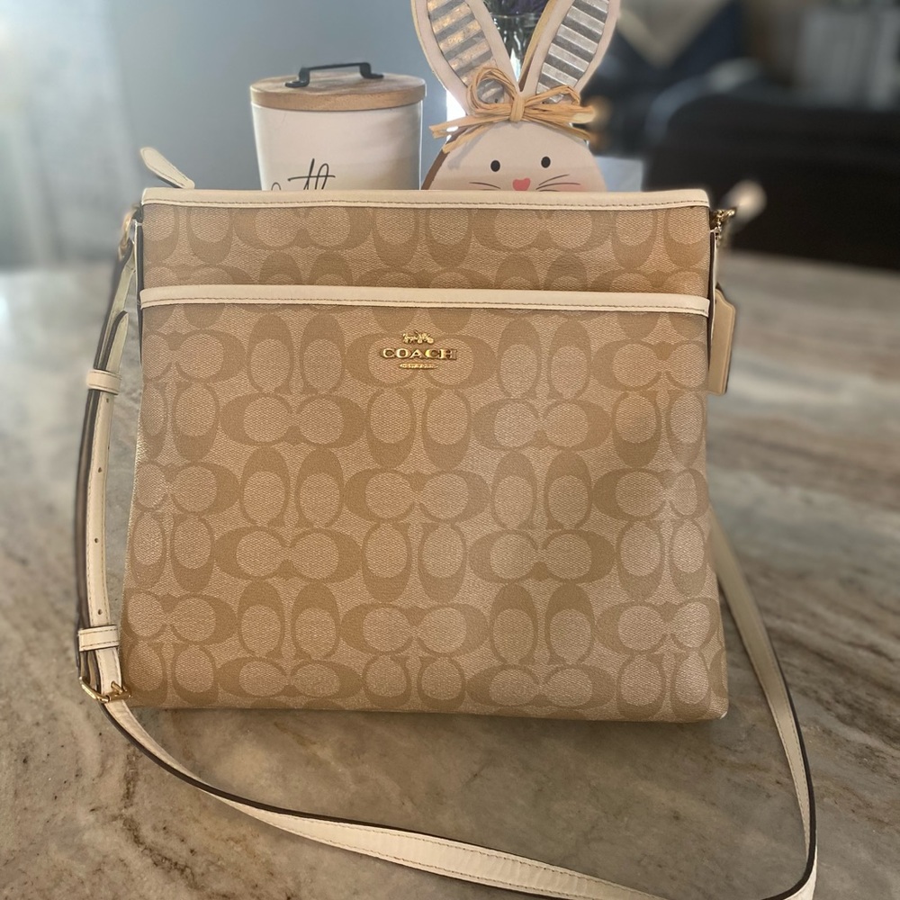 Coach Signature Canvas Crossbody